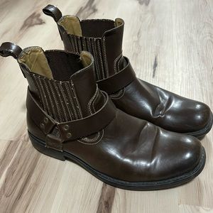 Men’s boots size 9.5